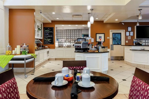 Hilton Garden Inn Mobile West image 27